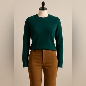 Elegant Green Women's Sweater